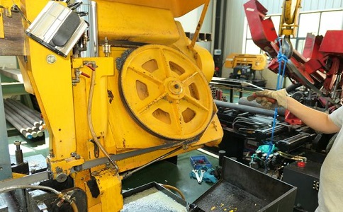 如何解决封开卧式金属带锯床切削时出现的断带现象？